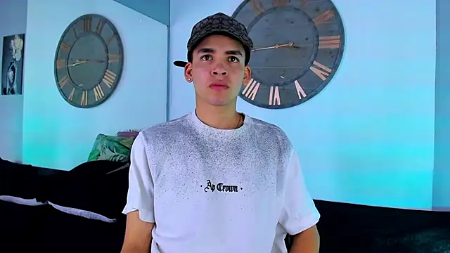 Mike 0233  online show from December 13, 2024, 3:27 am