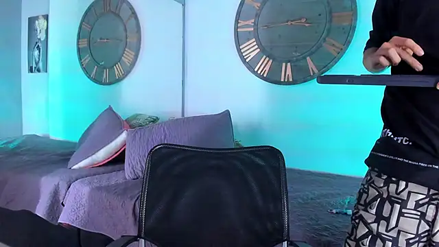 Mike 0233  online show from December 17, 2024, 9:50 am