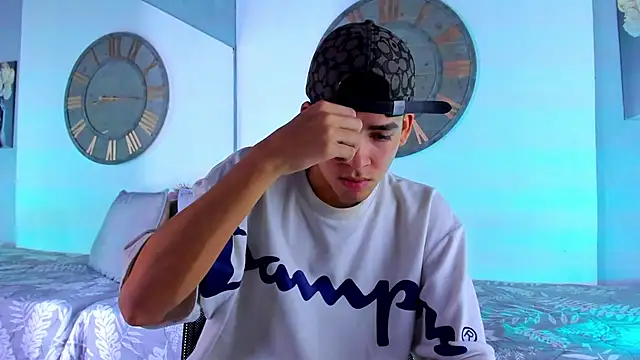 Mike 0233  online show from December 20, 2024, 3:47 am