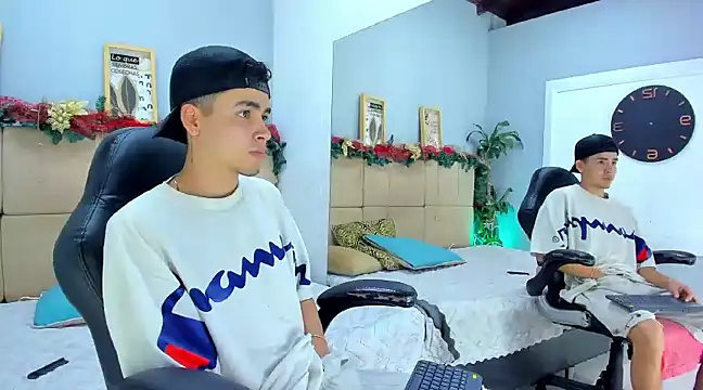 Mike 0233  online show from December 29, 2024, 12:34 pm