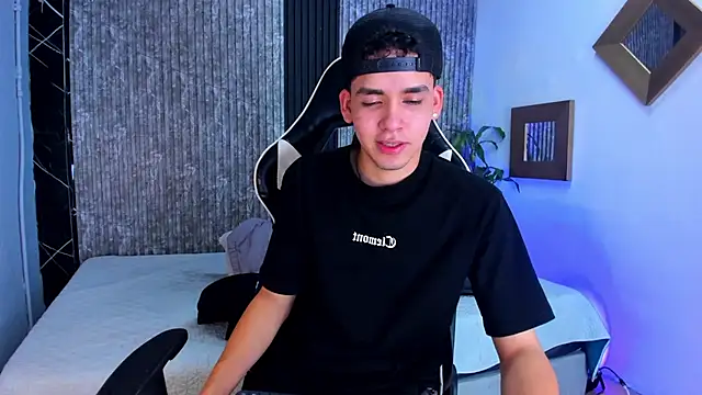 Mike 0233  online show from September 17, 2025, 4:36 am