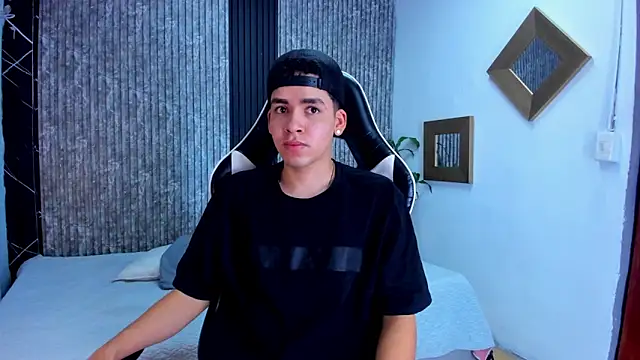 Mike 0233  online show from September 19, 2025, 3:41 am