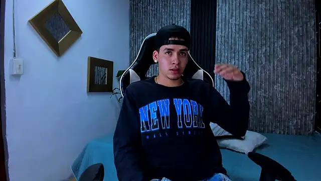 Mike 0233  online show from September 25, 2025, 3:43 am