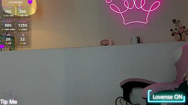 violeth hill online show from November 10, 2025, 5:56 pm