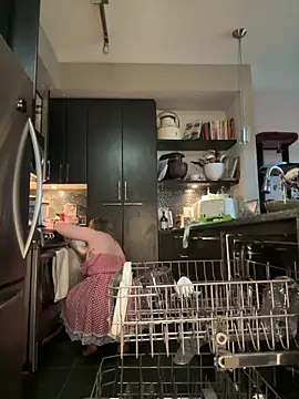 GingerSnap33 online show from April 18, 2026, 6:12 pm