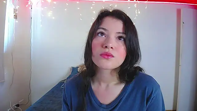 juli05star20 online show from December 17, 2024, 2:55 pm