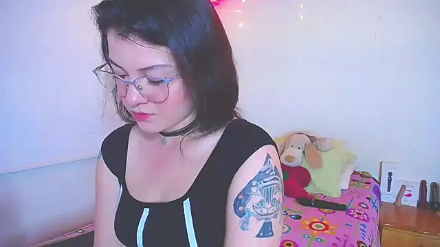 juli05star20 online show from January 11, 2025, 12:44 am