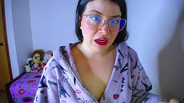 juli05star20 online show from September 11, 2025, 2:22 am