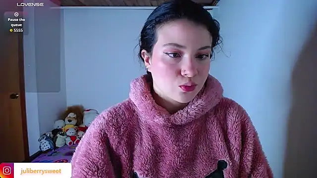 juli05star20 online show from October 15, 2025, 3:06 am