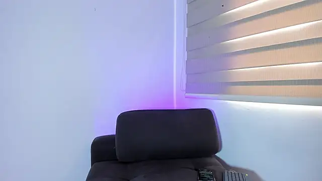 Snapshot of thaliacollins chatting on December 3, 2024, 1:54 pm thaliacollins online show from December 3, 2024, 1:54 pm