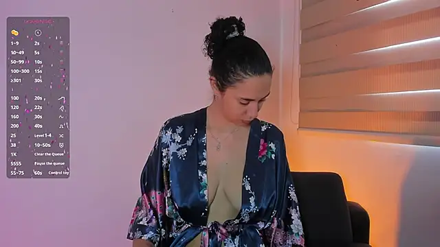 Snapshot of thaliacollins chatting on January 2, 2025, 3:08 pm thaliacollins online show from January 2, 2025, 3:08 pm