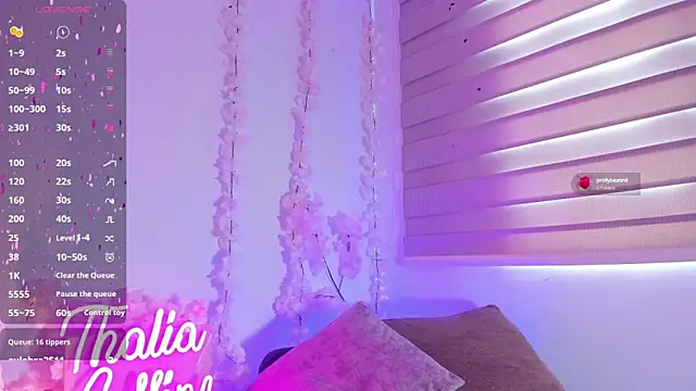 Snapshot of thaliacollins chatting on March 21, 2025, 5:12 pm thaliacollins online show from March 21, 2025, 5:12 pm