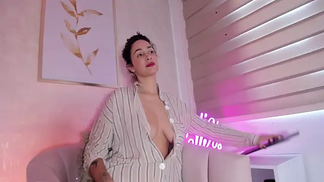 Snapshot of thaliacollins chatting on September 24, 2025, 3:59 pm thaliacollins online show from September 24, 2025, 3:59 pm