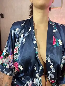 Snapshot of thaliacollins chatting on November 9, 2025, 9:13 pm thaliacollins online show from November 9, 2025, 9:13 pm