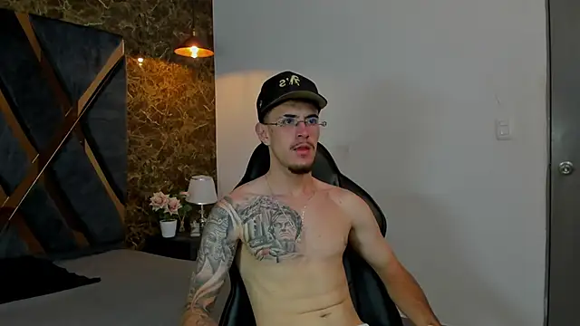 CodyWalkerR online show from April 7, 2026, 12:55 am