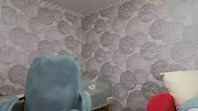 NicoleOlla online show from June 19, 2026, 1:10 am