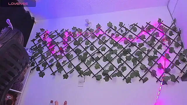 Snapshot of Pucaa_ chatting on February 6, 2025, 12:43 am Pucaa online show from February 6, 2025, 12:43 am