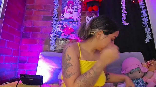 Snapshot of Pucaa_ chatting on September 12, 2025, 11:26 pm Pucaa online show from September 12, 2025, 11:26 pm