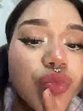 Snapshot of Pucaa_ chatting on October 16, 2025, 11:39 pm Pucaa online show from October 16, 2025, 11:39 pm