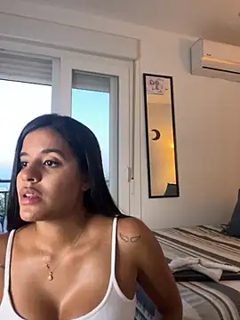 EmelyRogers online show from October 7, 2025, 5:54 pm