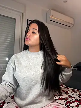 EmelyRogers online show from November 5, 2025, 7:14 pm