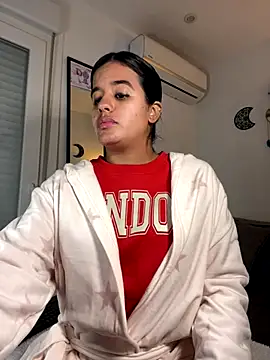 EmelyRogers online show from November 19, 2025, 6:52 pm