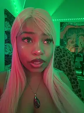 lovekaylaa online show from November 30, 2025, 11:47 am