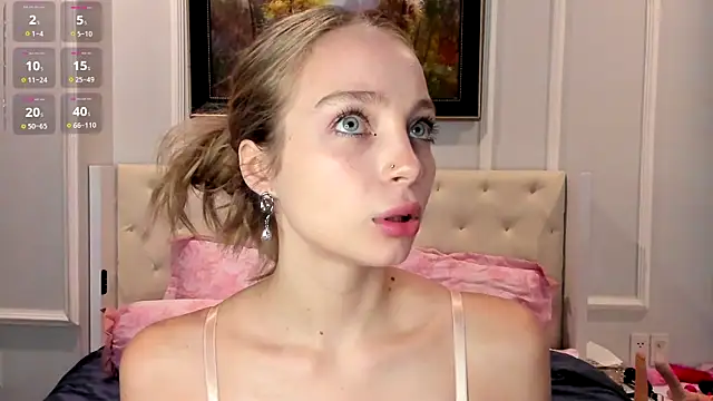  LISA BABYMETAL  online show from December 3, 2025, 4:42 am