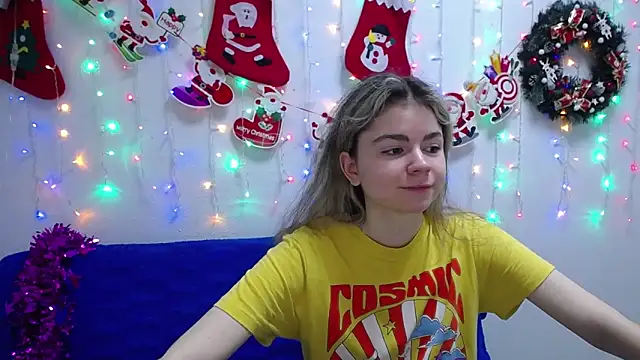 Snapshot of TinaRedly chatting on December 25, 2024, 6:31 am TinaRedly online show from December 25, 2024, 6:31 am