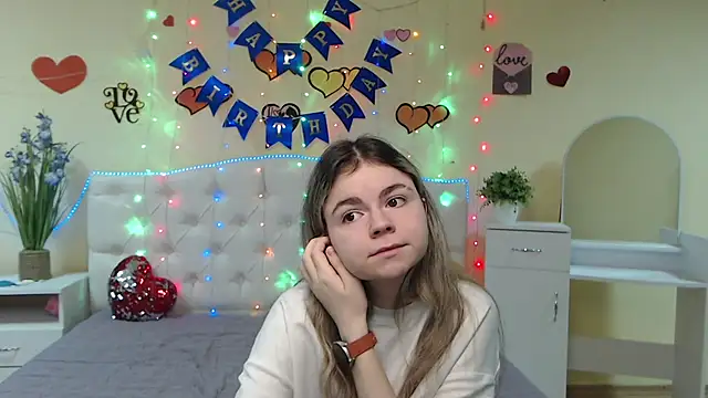 Snapshot of TinaRedly chatting on March 2, 2025, 9:43 pm TinaRedly online show from March 2, 2025, 9:43 pm