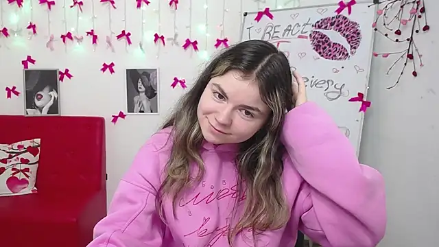 TinaRedly online show from March 5, 2026, 11:28 am