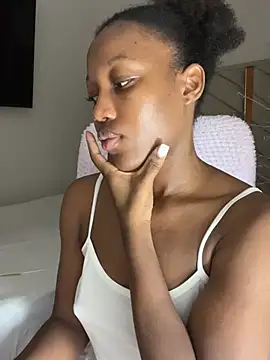 kellya  online show from March 21, 2026, 11:30 pm