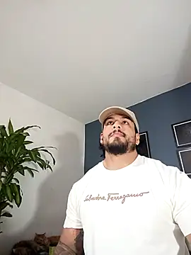 Snapshot of SilvaBranko chatting on November 12, 2025, 10:41 pm SilvaBranko online show from November 12, 2025, 10:41 pm