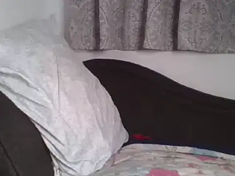 Whimsicalwillow online show from February 19, 2025, 8:10 pm