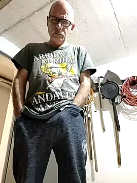 Snapshot of bottomhairy chatting on February 27, 2025, 8:42 pm bottomhairy online show from February 27, 2025, 8:42 pm