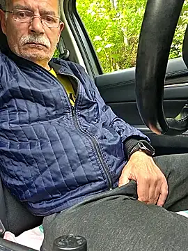 Snapshot of bottomhairy chatting on September 11, 2025, 12:05 pm bottomhairy online show from September 11, 2025, 12:05 pm