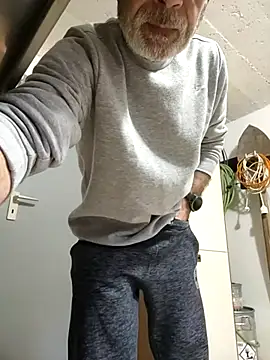 Snapshot of bottomhairy chatting on February 2, 2026, 3:22 pm bottomhairy online show from February 2, 2026, 3:22 pm