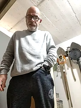 Snapshot of bottomhairy chatting on February 11, 2026, 5:07 pm bottomhairy online show from February 11, 2026, 5:07 pm