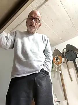 Snapshot of bottomhairy chatting on March 25, 2026, 12:44 pm bottomhairy online show from March 25, 2026, 12:44 pm