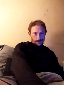 elmerfuddin87 online show from December 28, 2024, 7:22 am