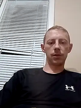 elmerfuddin87 online show from March 17, 2025, 2:19 am