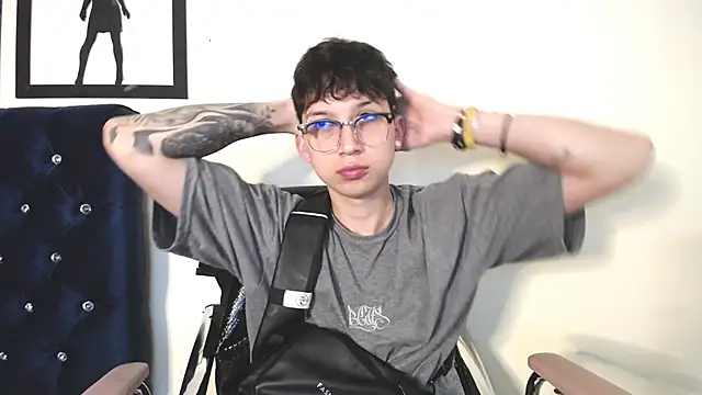 Snapshot of _Thomas_hot_ chatting on October 29, 2025, 1:19 am Thomas hot online show from October 29, 2025, 1:19 am