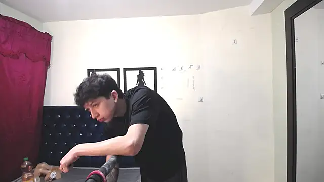 Snapshot of _Thomas_hot_ chatting on November 6, 2025, 12:44 am Thomas hot online show from November 6, 2025, 12:44 am