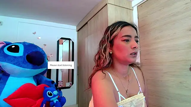 Snapshot of megan_collins96 chatting on October 21, 2025, 7:36 pm megan collins96 online show from October 21, 2025, 7:36 pm