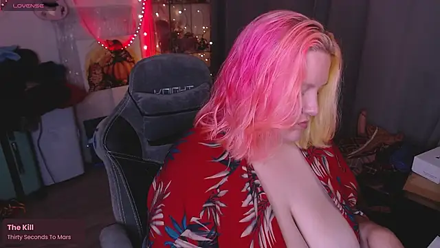 Snapshot of lissamuff chatting on October 17, 2025, 9:45 am lissamuff online show from October 17, 2025, 9:45 am