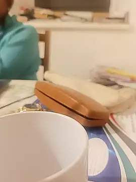 maleesa online show from October 15, 2025, 6:52 pm