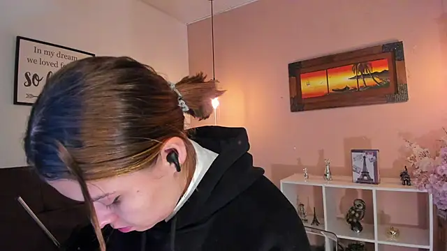 ArianaBaker online show from February 26, 2025, 11:52 am