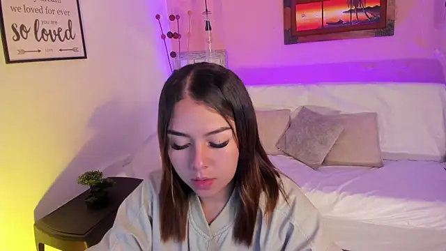 ArianaBaker online show from October 19, 2025, 3:45 pm