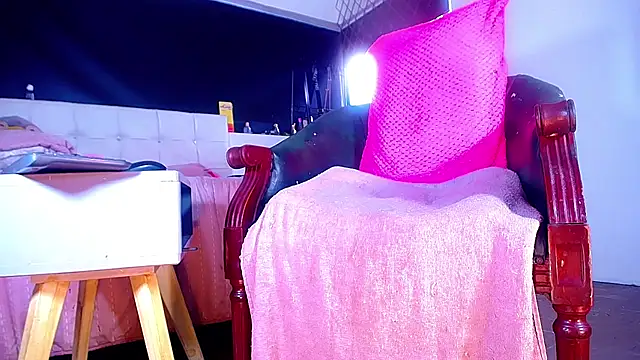 bellatrixx 69 online show from September 24, 2025, 11:24 am