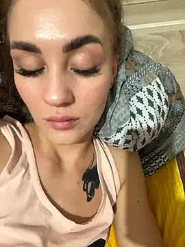 Snapshot of DreamGirl-777 chatting on October 22, 2025, 2:17 pm DreamGirl-777 online show from October 22, 2025, 2:17 pm